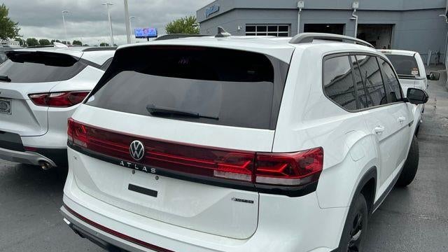 2024 Volkswagen Atlas Peak Edition SE 4Motion