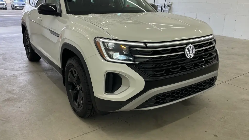 2025 Volkswagen Atlas Peak Edition 4Motion