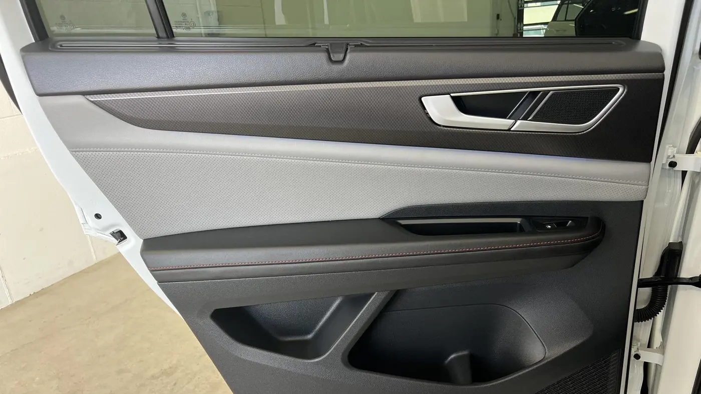 2025 Volkswagen Atlas Peak Edition 4Motion