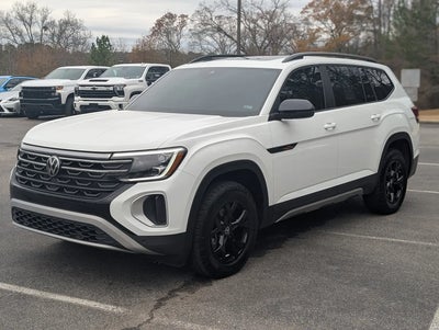 Photo of a 2024 Volkswagen Atlas AWD Peak Edition SE 4motion 4DR SUV W/Technology for sale