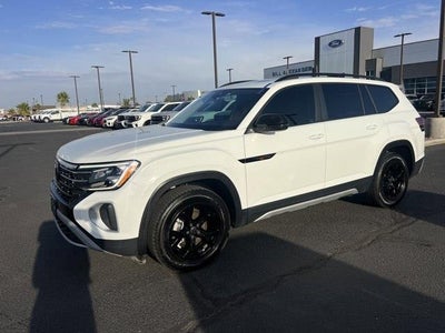 Photo of a 2024 Volkswagen Atlas AWD Peak Edition SE 4motion 4DR SUV W/Technology for sale