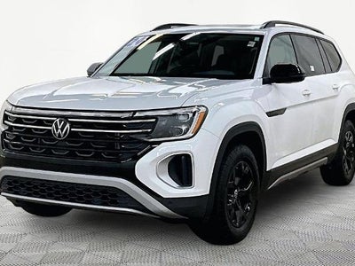 Photo of a 2024 Volkswagen Atlas AWD Peak Edition SE 4motion 4DR SUV W/Technology for sale