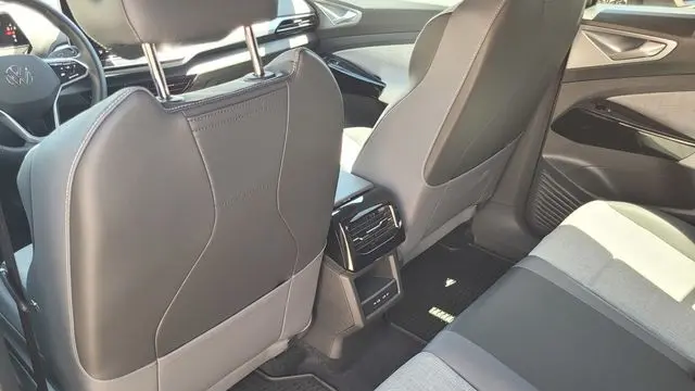 2025 Volkswagen ID 4  Pro