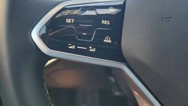 2025 Volkswagen ID 4  Pro