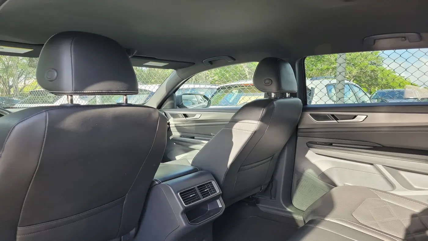 2024 Volkswagen Atlas Cross Sport SE