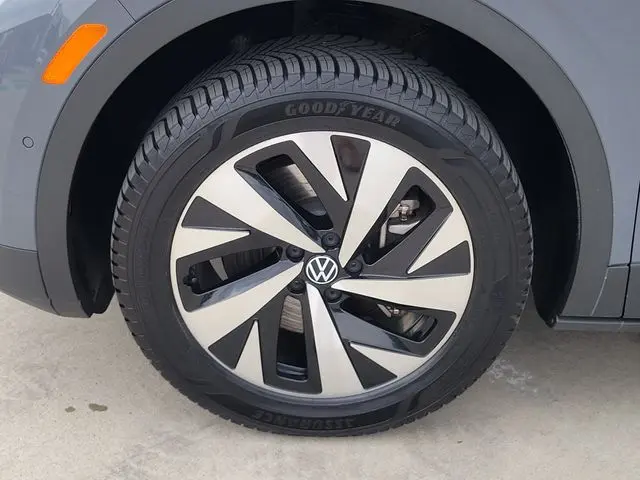 2023 Volkswagen Id.4 - $24,693