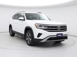 2022 Volkswagen Atlas with Pure White Exterior