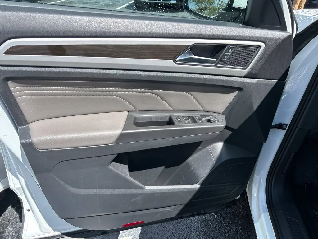 2023 Volkswagen Atlas - $18,997