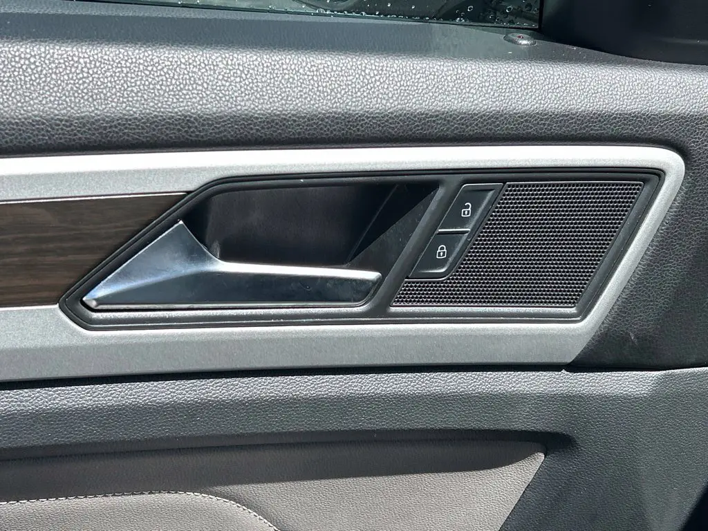 2023 Volkswagen Atlas - $18,997