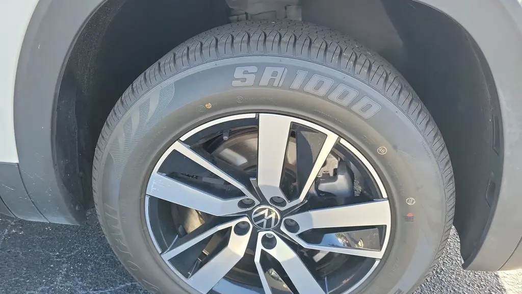 2023 Volkswagen Atlas SE