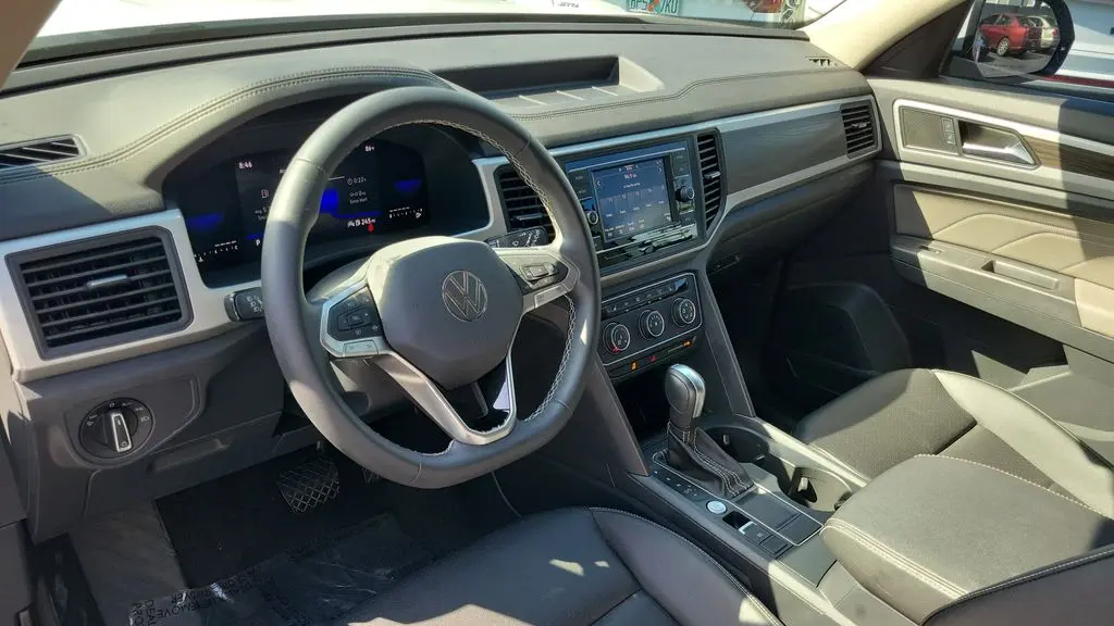 2023 Volkswagen Atlas SE