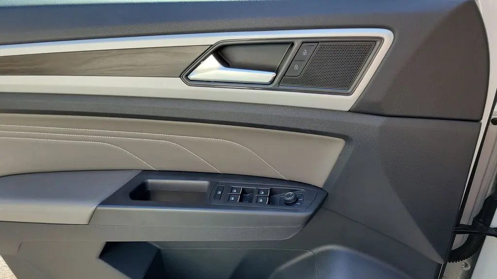 2023 Volkswagen Atlas SE