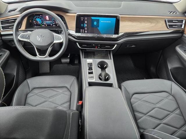 2025 Volkswagen Atlas - $25,000