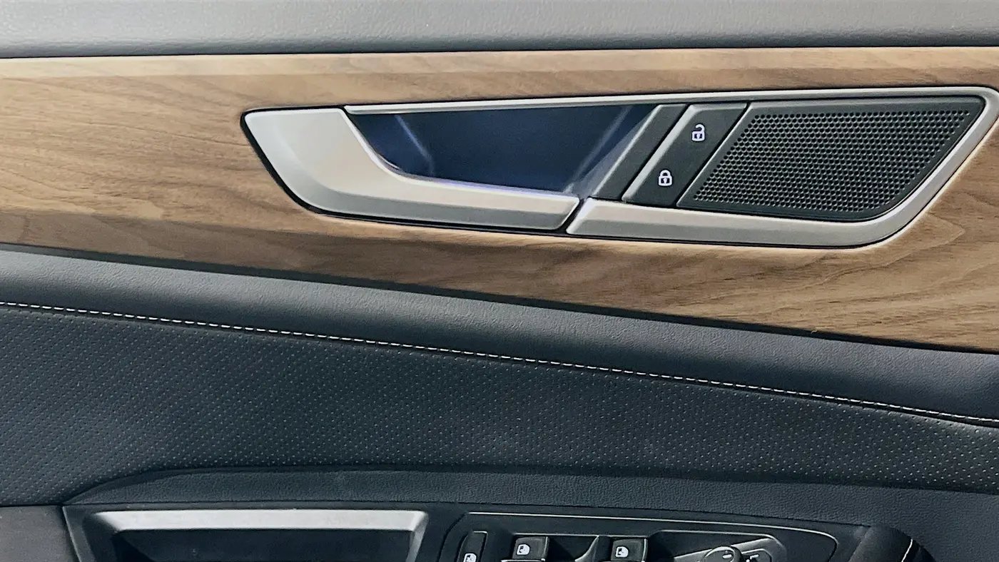 2025 Volkswagen Atlas SE