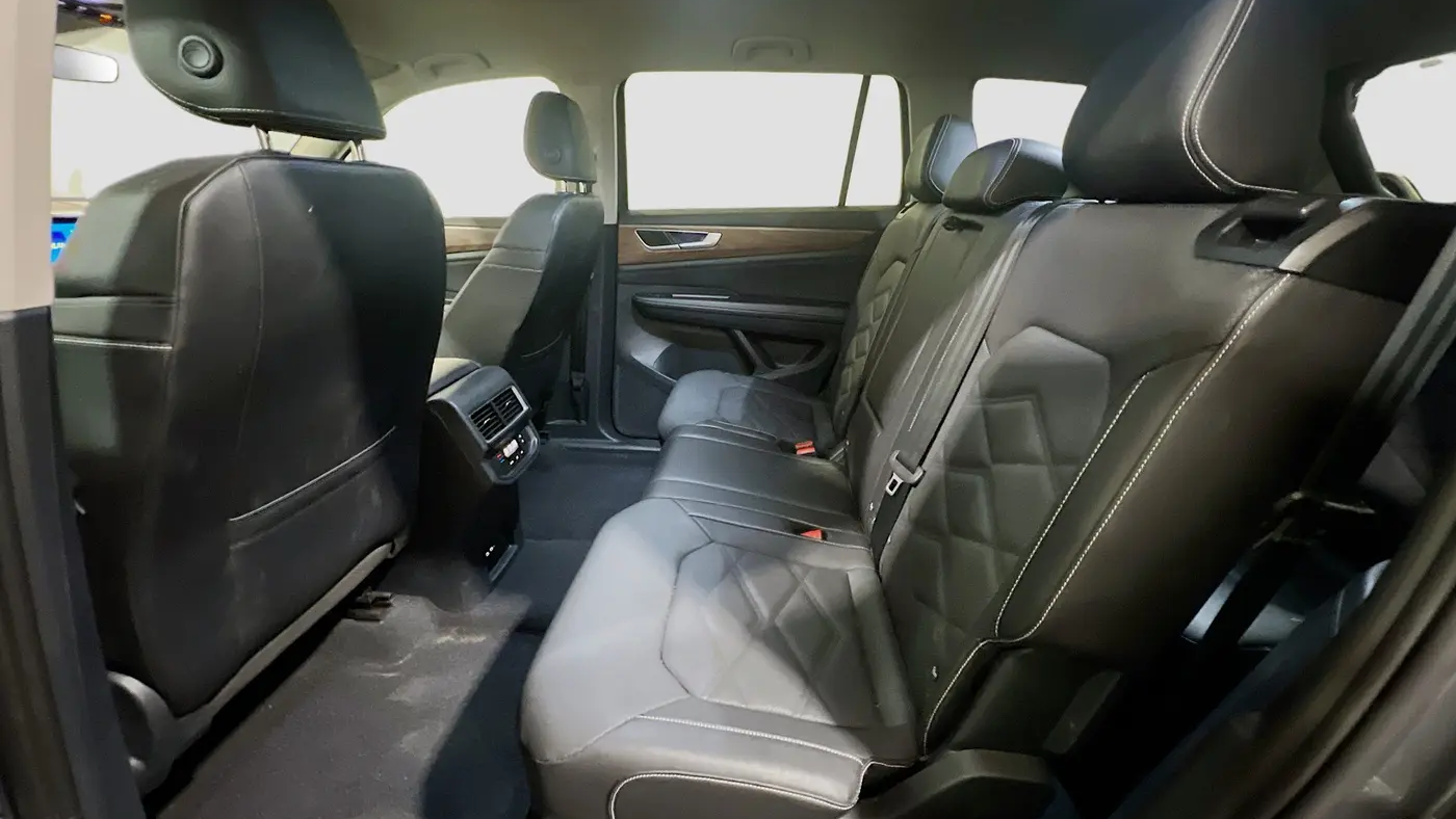 2025 Volkswagen Atlas SE