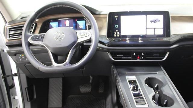 2025 Volkswagen Atlas SE