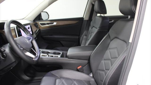 2025 Volkswagen Atlas SE