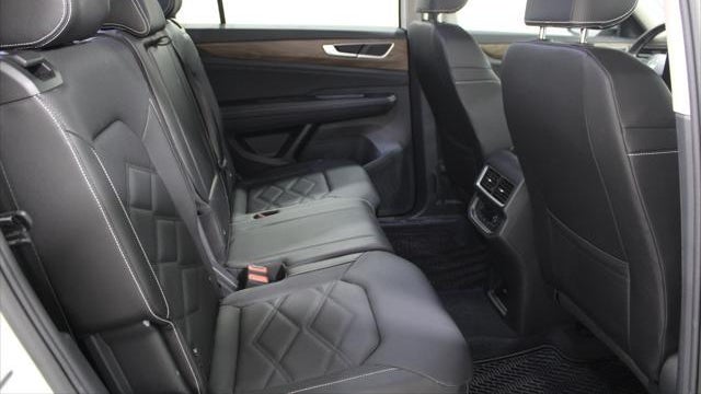 2025 Volkswagen Atlas SE