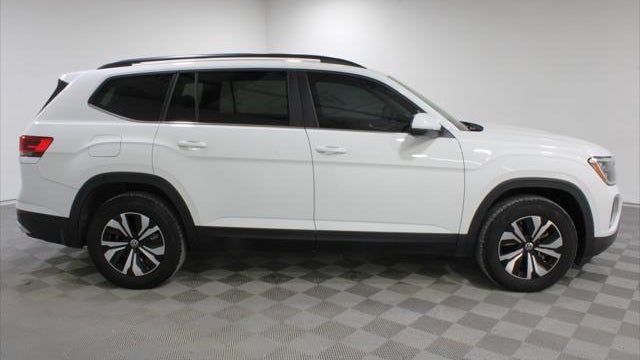 2025 Volkswagen Atlas SE