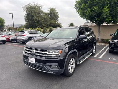 Photo of a 2018 Volkswagen Atlas V6 SE 4DR SUV W/Technology for sale