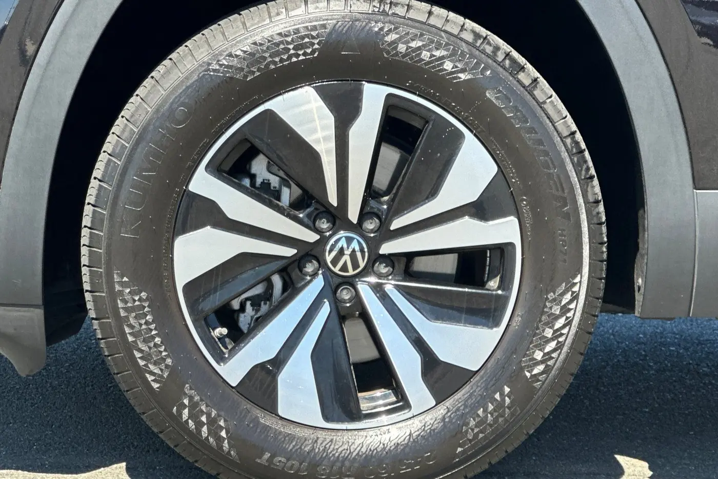 2024 Volkswagen Atlas - $25,788