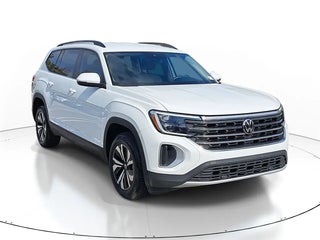 2024 Volkswagen Atlas with Pure White Exterior