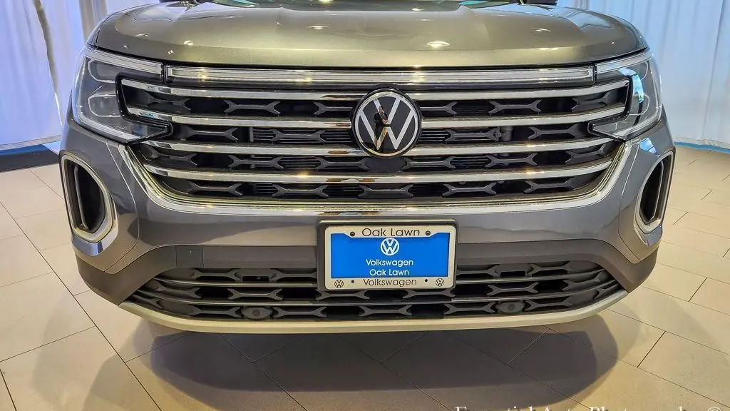 2025 Volkswagen Atlas SE