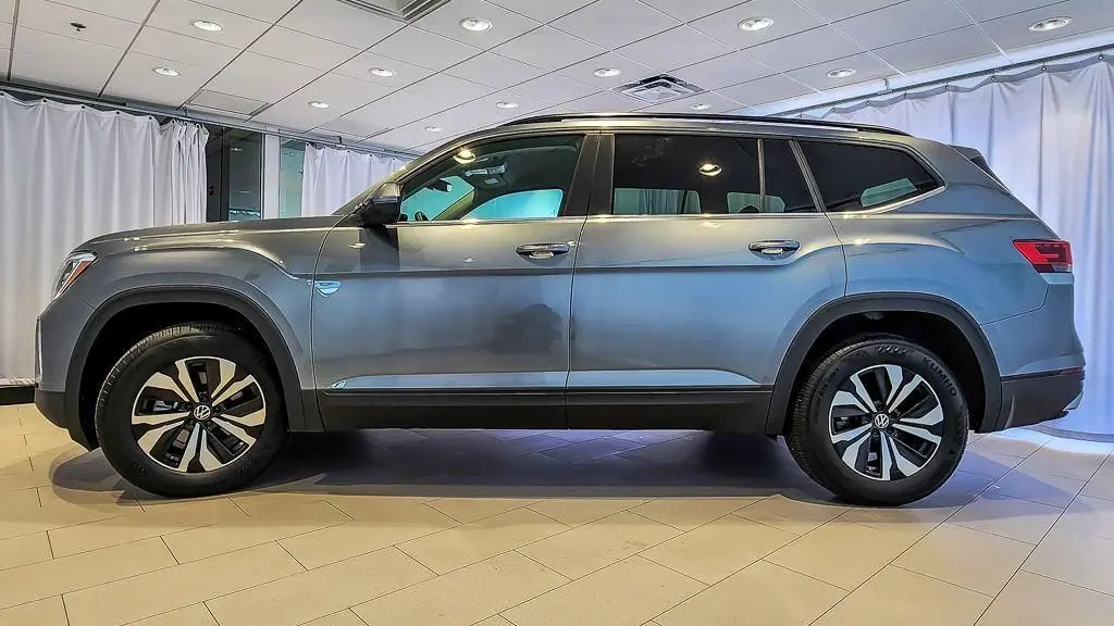 2025 Volkswagen Atlas SE