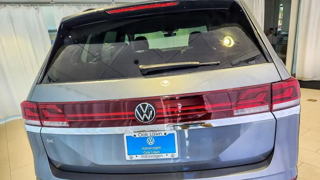 2025 Volkswagen Atlas SE