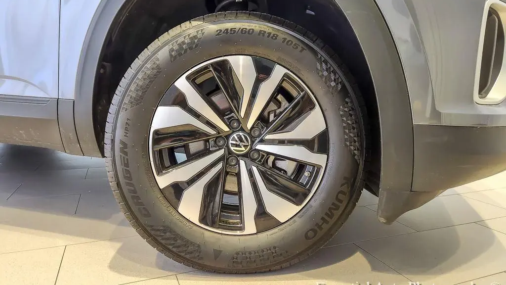 2025 Volkswagen Atlas SE