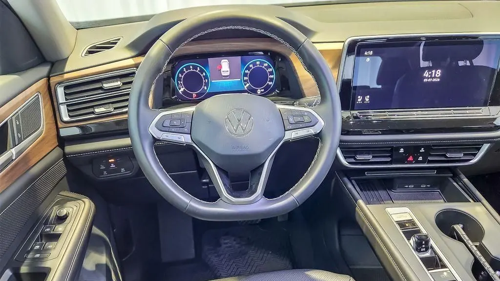 2025 Volkswagen Atlas SE