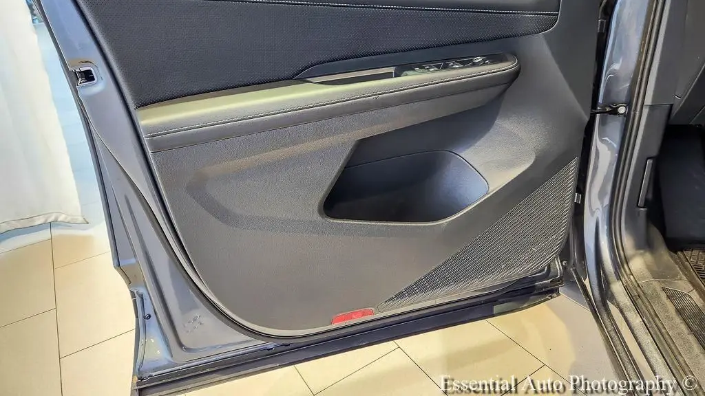 2025 Volkswagen Atlas SE