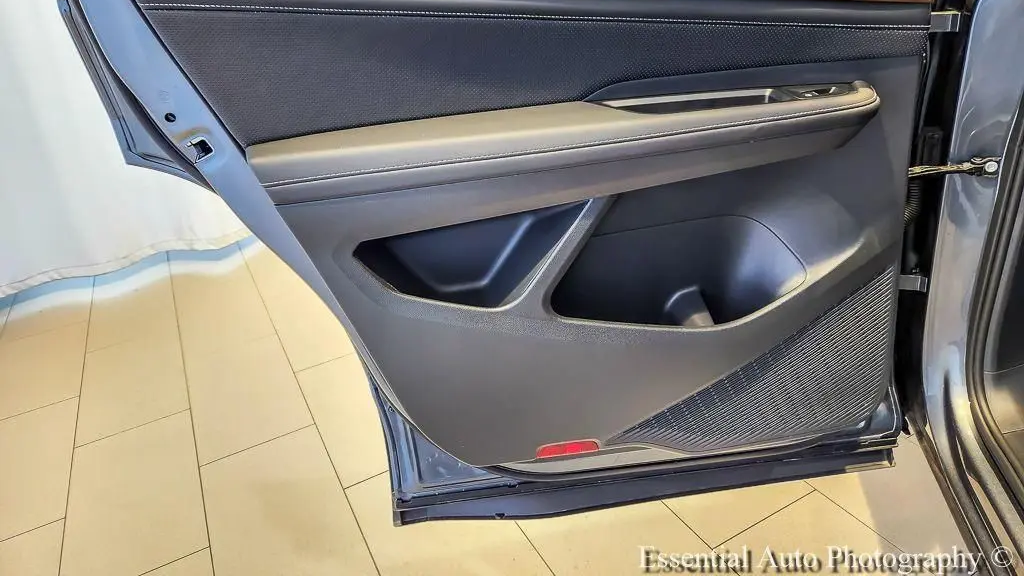 2025 Volkswagen Atlas SE