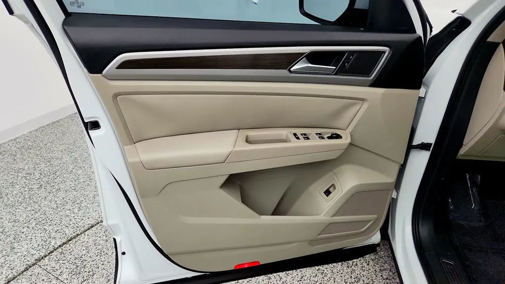 2018 Volkswagen Atlas - $15,495
