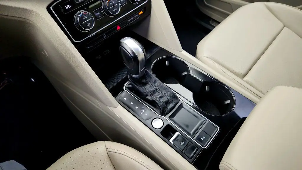 2018 Volkswagen Atlas - $15,495