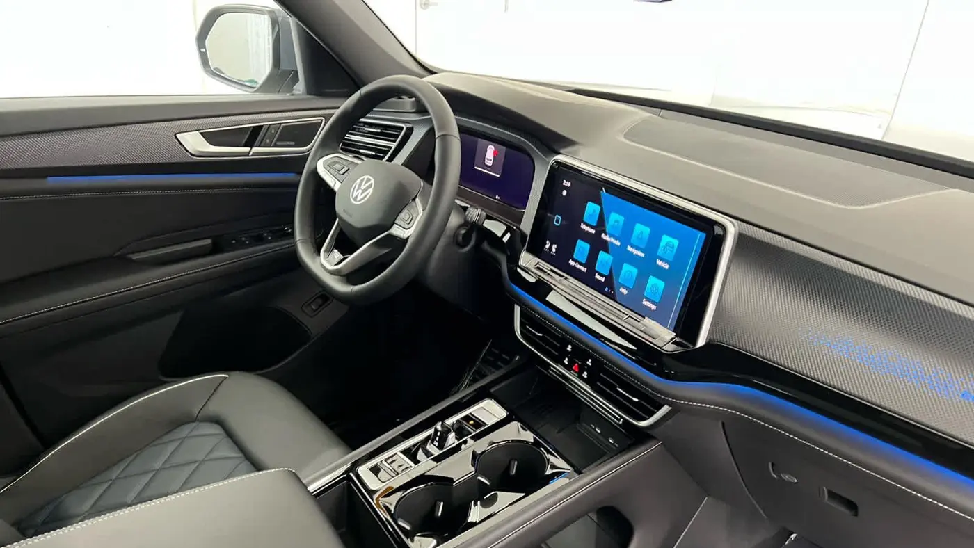 2026 Volkswagen Atlas Cross Sport SEL Premium R-Line 4Motion