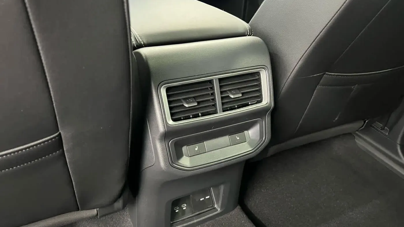 2026 Volkswagen Atlas Cross Sport SEL Premium R-Line 4Motion