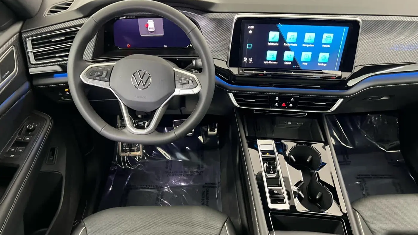 2026 Volkswagen Atlas Cross Sport SEL Premium R-Line 4Motion