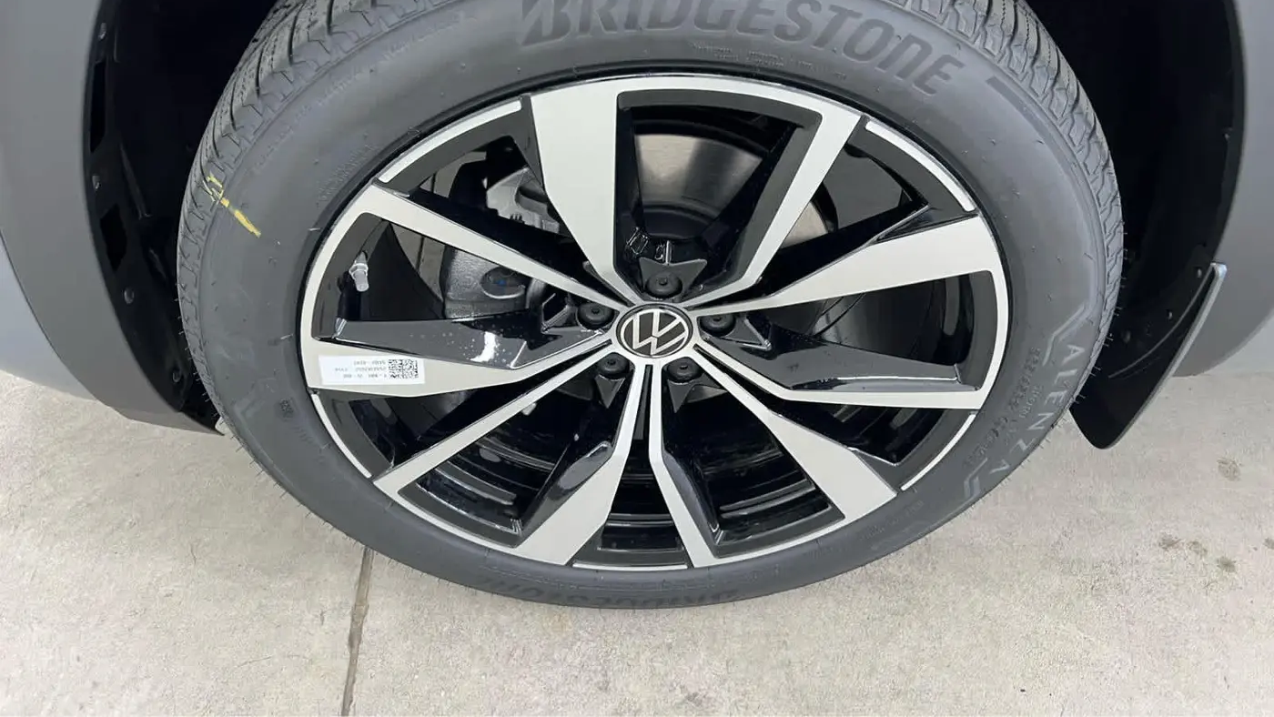 2026 Volkswagen Atlas Cross Sport SEL Premium R-Line 4Motion