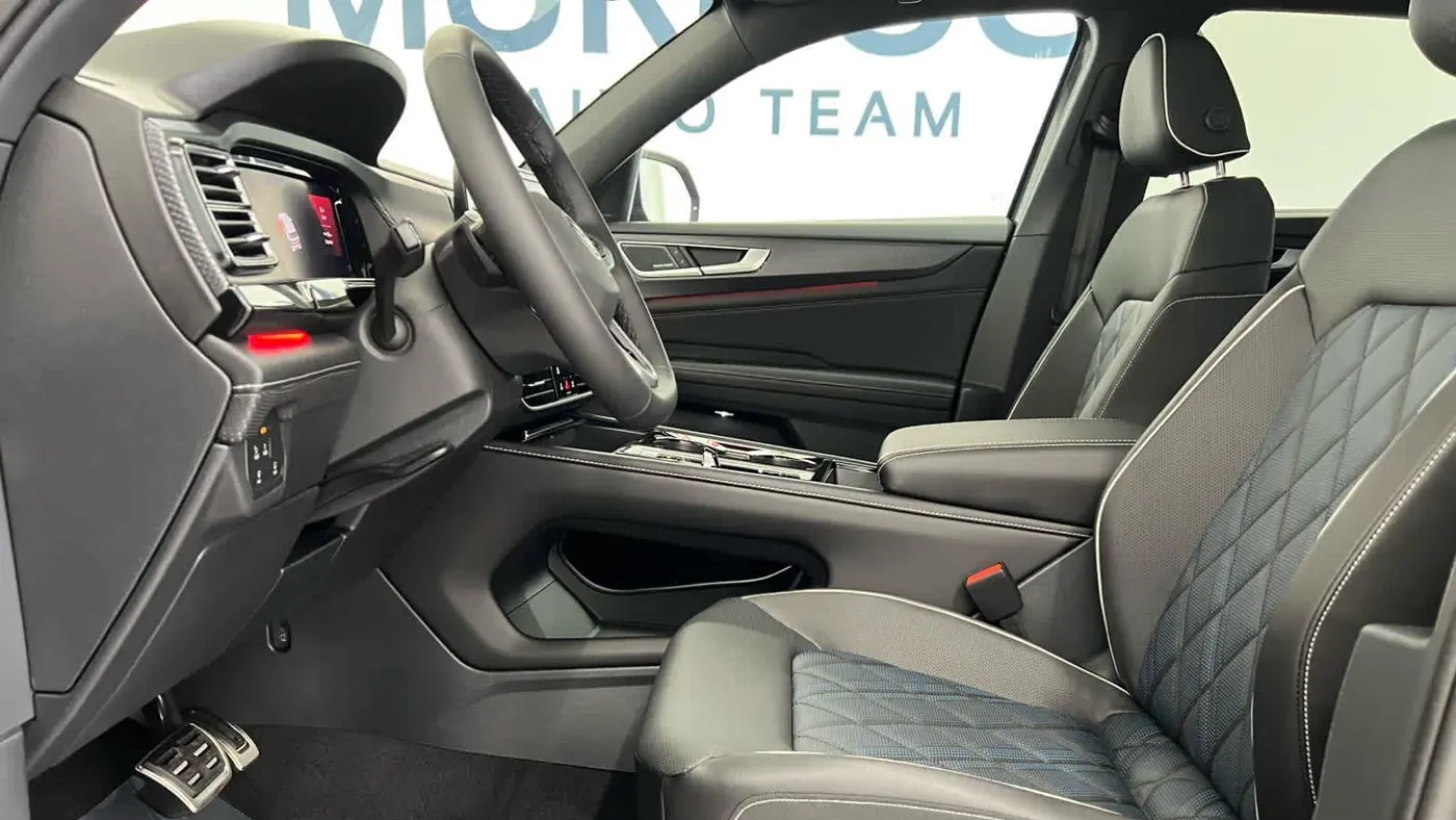 2026 Volkswagen Atlas Cross Sport SEL Premium R-Line 4Motion