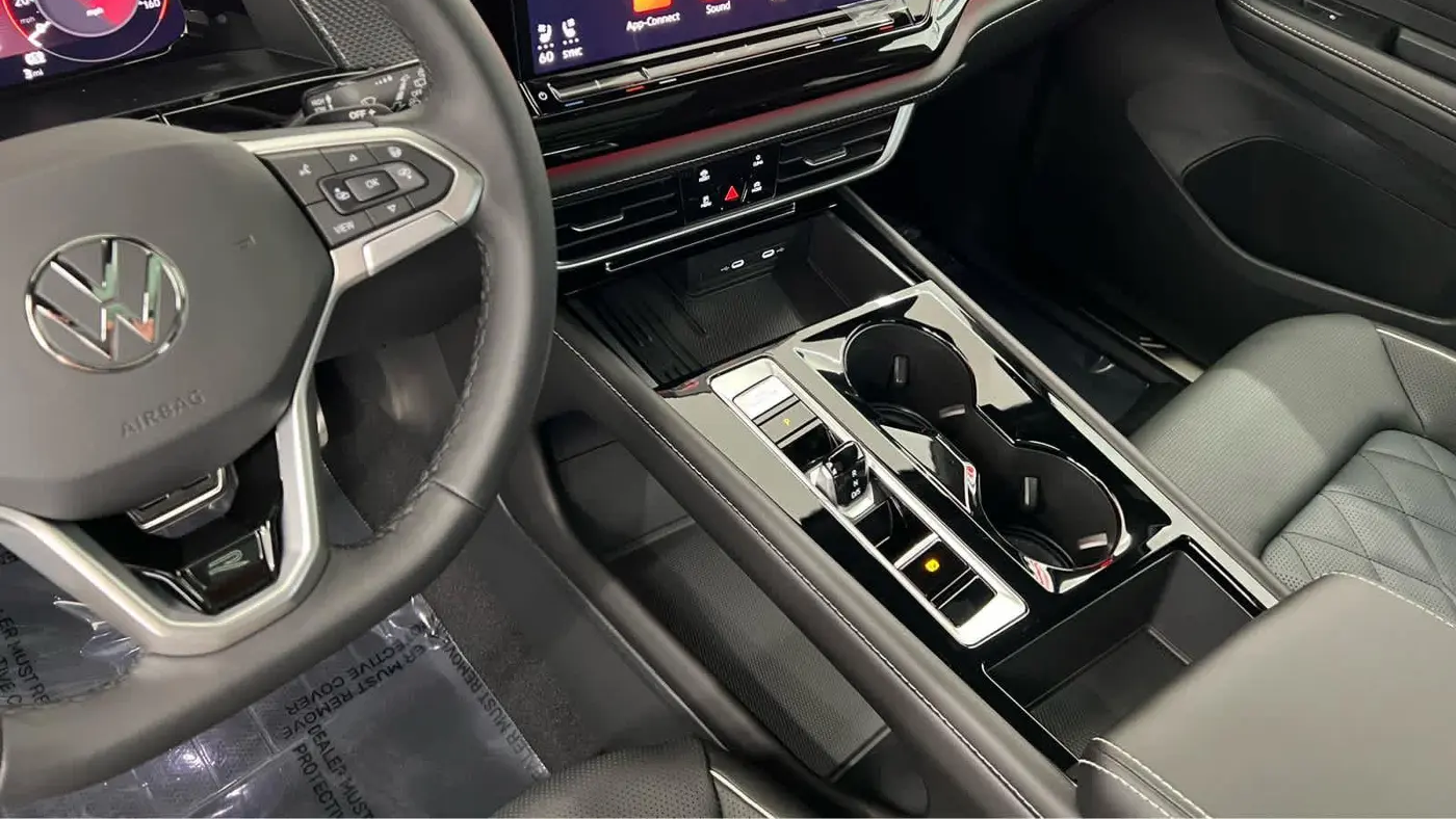 2026 Volkswagen Atlas Cross Sport SEL Premium R-Line 4Motion