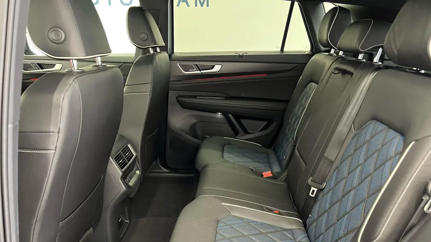 2026 Volkswagen Atlas Cross Sport SEL Premium R-Line 4Motion