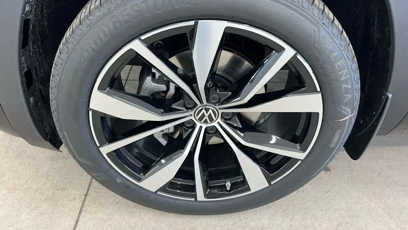 2026 Volkswagen Atlas Cross Sport SEL Premium R-Line 4Motion