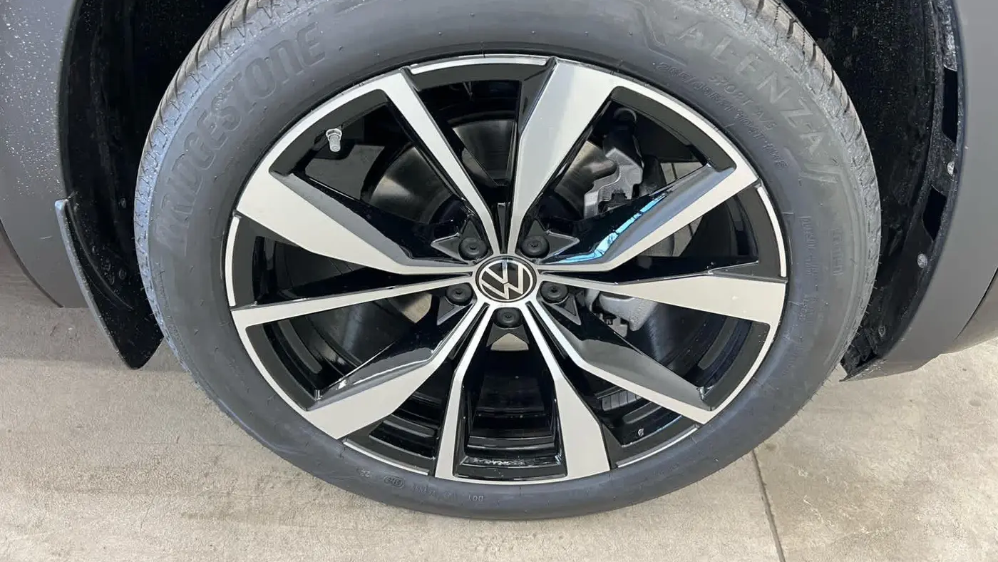 2026 Volkswagen Atlas Cross Sport SEL Premium R-Line 4Motion