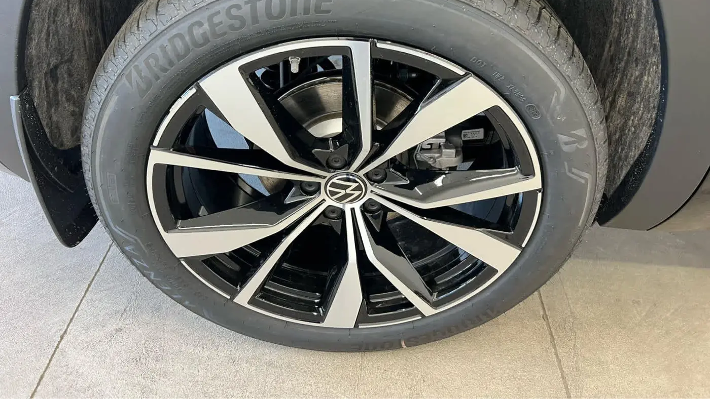 2026 Volkswagen Atlas Cross Sport SEL Premium R-Line 4Motion