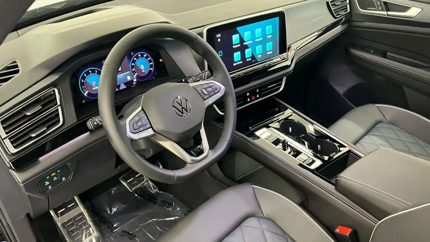 2026 Volkswagen Atlas Cross Sport SEL Premium R-Line 4Motion