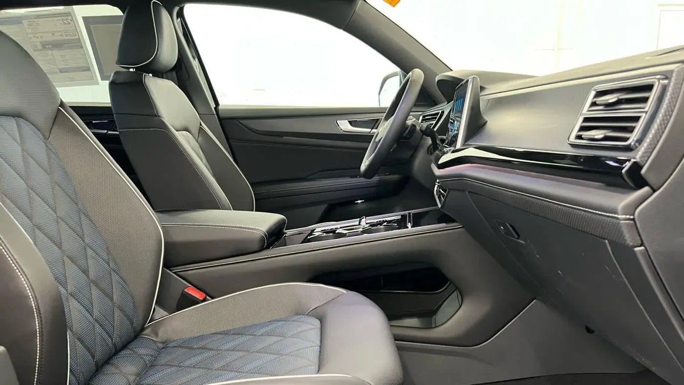 2026 Volkswagen Atlas Cross Sport SEL Premium R-Line 4Motion