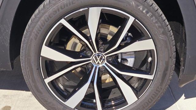 2025 Volkswagen Atlas Cross Sport SEL Premium R-Line 4Motion