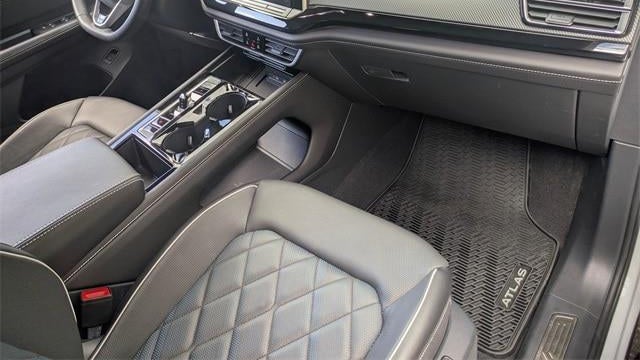 2025 Volkswagen Atlas Cross Sport SEL Premium R-Line 4Motion