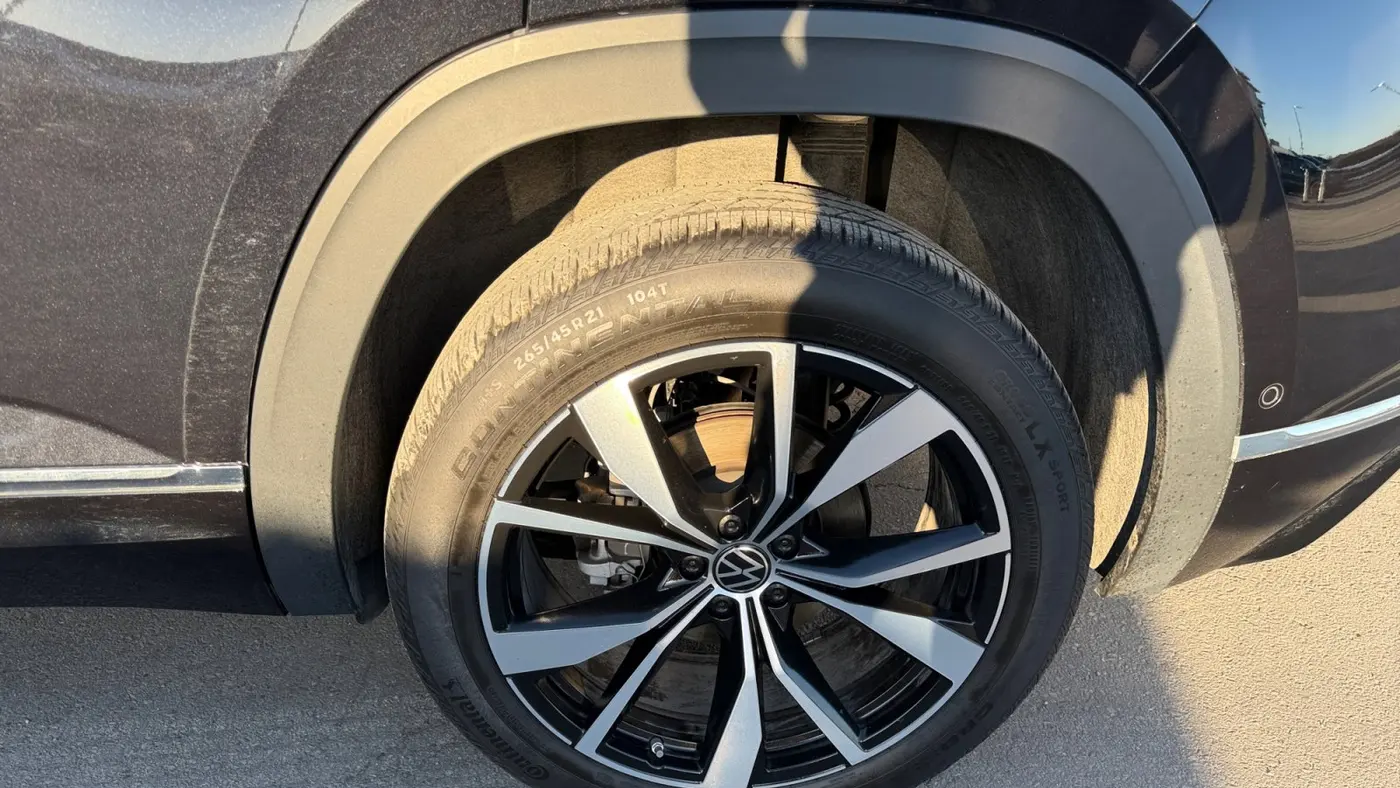 2025 Volkswagen Atlas Cross Sport SEL Premium R-Line 4Motion